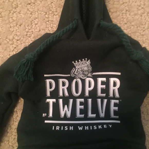 LIMITED EDITION PROPER TWELVE IRISH WHISKY 🔻BOTTLE HODDIE🔻 - Picture 2 of 4